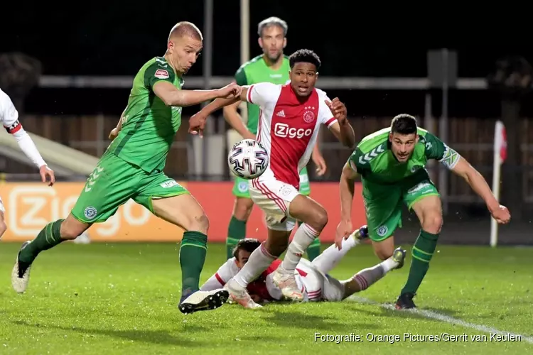 De Graafschap moet promotiefeest uitstellen na gelijkspel bij Jong Ajax