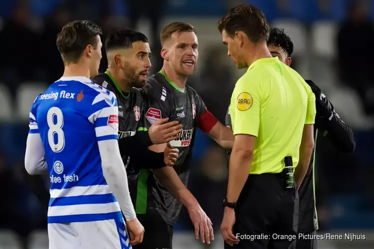 FC Dordrecht voelt zich bestolen na late strafschop voor De Graafschap