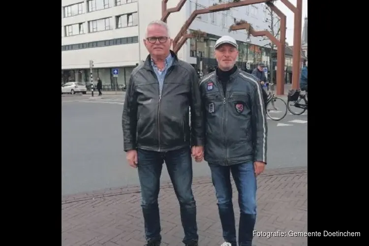 Samenleven in Doetinchem: Joop en Harrie lopen hand in hand, maar niet vaak meer