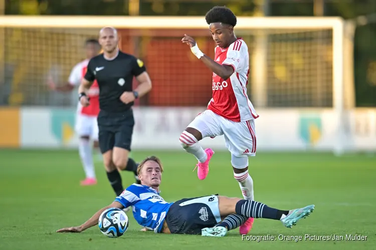 Jong Ajax thuis onderuit tegen De Graafschap